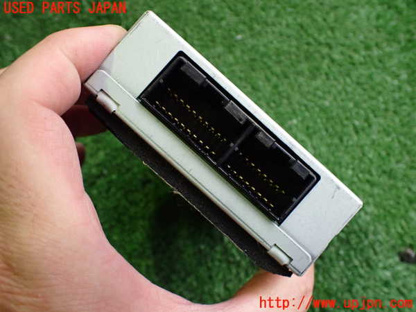 2UPJ-30676154]ベンツCLK320(209365)コンピューター9 (572694 0000KK) 中古 C209_m0003.jpg