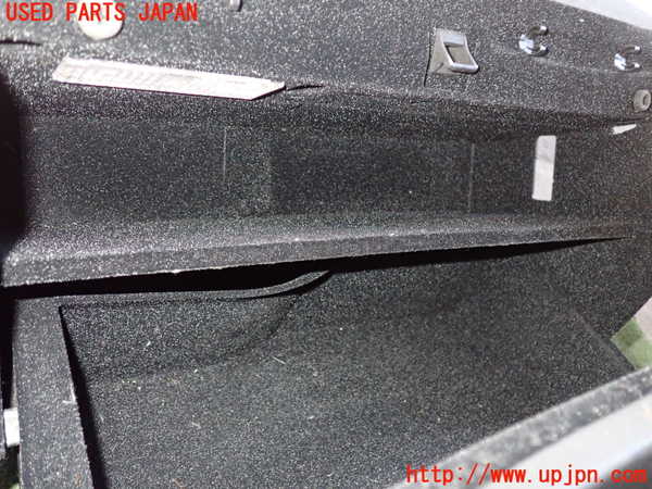 2UPJ-30677516]ベンツCLK320(209365)グローブボックス1 中古 C209_m0004.jpg