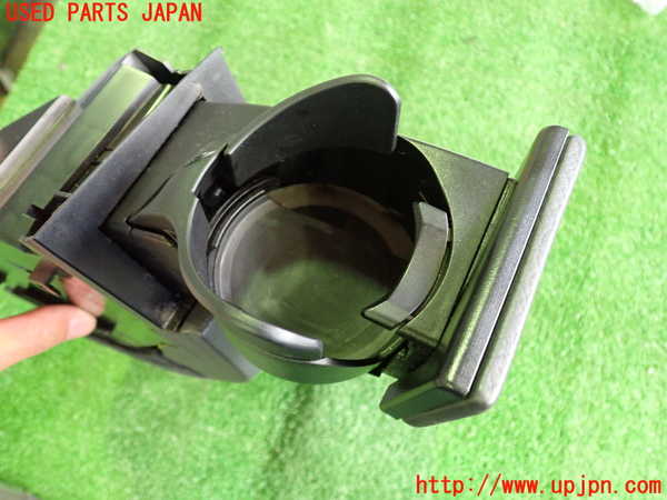 2UPJ-30677810]ベンツCLK320(209365)ドリンクホルダー 中古 C209_m0003.jpg