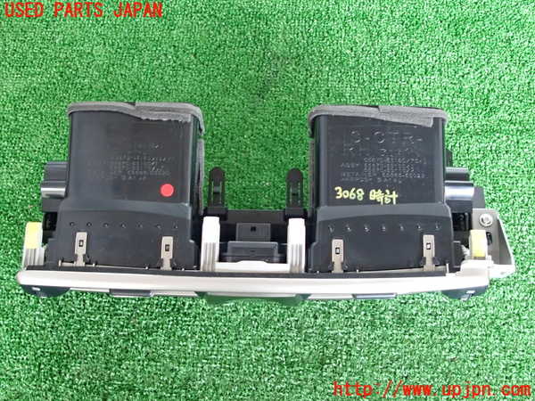 2UPJ-30687850]レクサス・IS300(ASE30)時計 中古_m0004.jpg