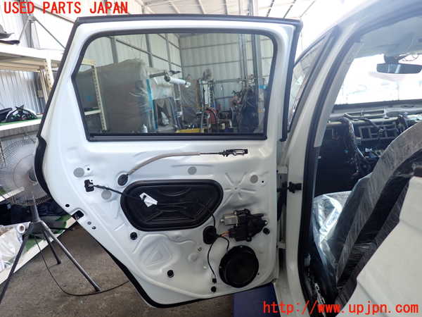 2UPJ-30691320]VW ポロ(AWDKL)左後ドア (43R-000072 M1232) 中古_m0005.jpg