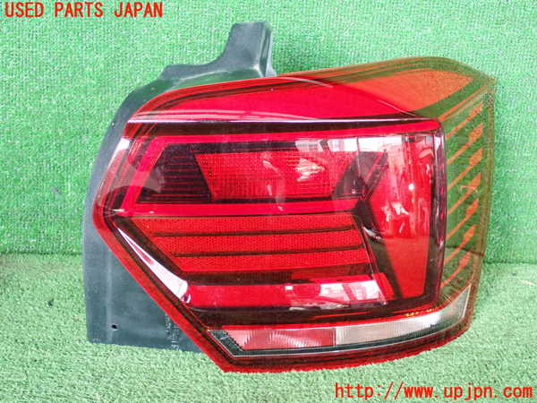2UPJ-30691530]VW ポロ(AWDKL)右テールランプ 中古_m0001.jpg