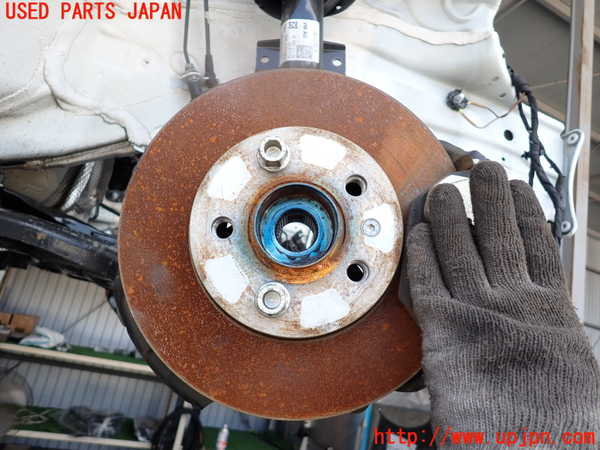 2UPJ-30694290]VW ポロ(AWDKL)右フロントナックルハブ 中古_m0001.jpg