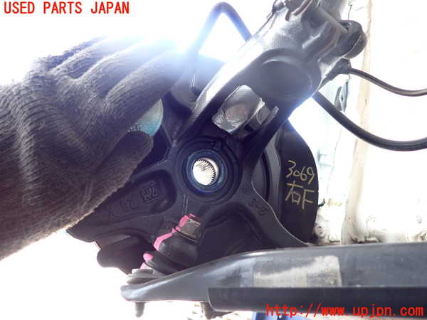 2UPJ-30694290]VW ポロ(AWDKL)右フロントナックルハブ 中古_m0002.jpg