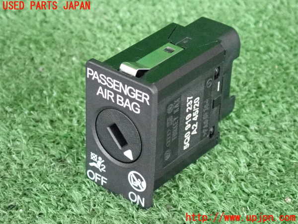2UPJ-30696306]VW ポロ(AWDKL)スイッチ1 (助手席エアバッグON OFF 切り替え) 中古_m0001.jpg