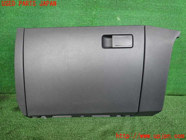 2UPJ-30697516]VW ポロ(AWDKL)グローブボックス1 中古_m0001.jpg