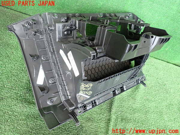 2UPJ-30697516]VW ポロ(AWDKL)グローブボックス1 中古_m0003.jpg