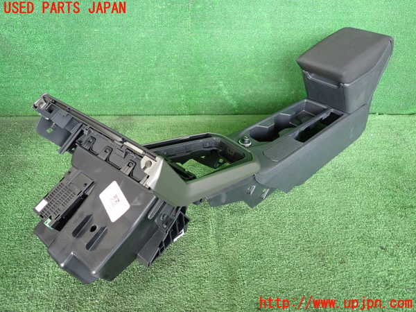 2UPJ-30697540]VW ポロ(AWDKL)センターコンソール 中古_m0002.jpg