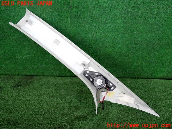 2UPJ-30697655]VW ポロ(AWDKL)右フロントピラートリム 中古_m0002.jpg