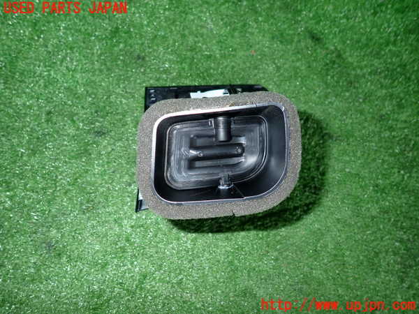 2UPJ-30707526]VW ゴルフ(AUCJZ)エアコン吹き出し口1 (右) 中古_m0003.jpg