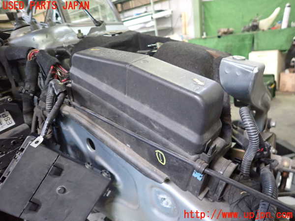 2UPJ-30716741]アルファロメオ・147 GTA(937AXL)ヒューズボックス1 中古_m0001.jpg