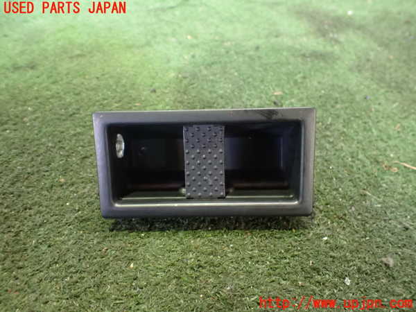 2UPJ-30717821]アルファロメオ・147 GTA(937AXL)灰皿1 中古_m0001.jpg