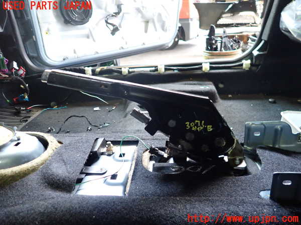 2UPJ-30717550]アルファロメオ・147 GTA(937AXL)サイドブレーキレバー 中古_m0001.jpg