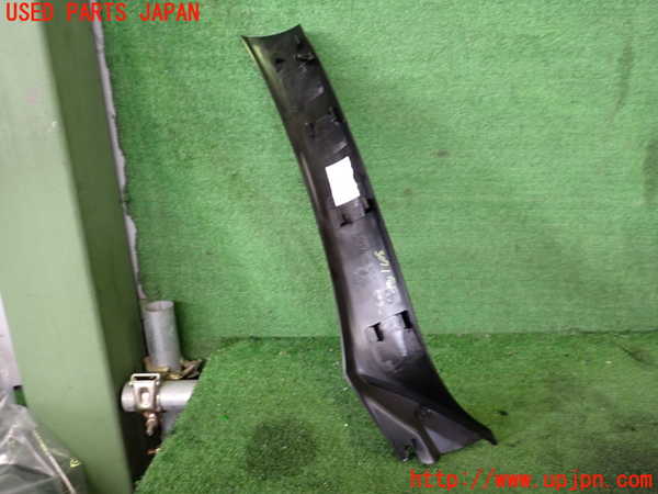 2UPJ-30717655]アルファロメオ・147 GTA(937AXL)右フロントピラートリム 中古_m0002.jpg