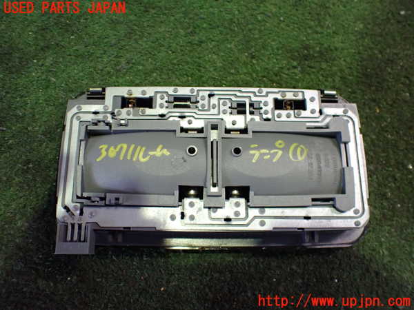 2UPJ-30716411]アルファロメオ・147 GTA(937AXL)ルームランプ1 (1列目真中) 中古_m0002.jpg