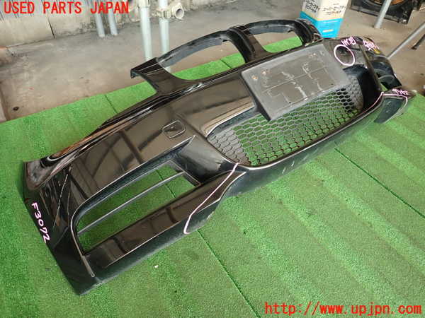 2UPJ-30721010]BMW 135i クーペ(UC35)フロントバンパー 中古 (E82)_m0002.jpg