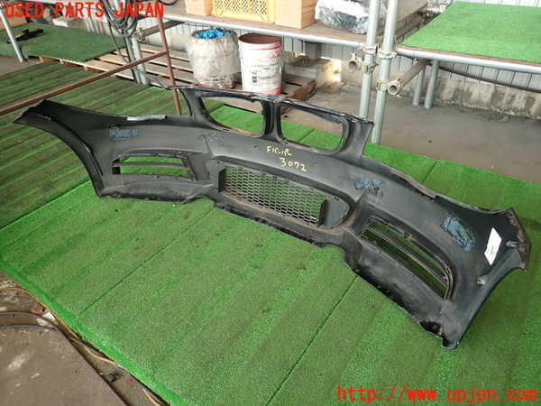 2UPJ-30721010]BMW 135i クーペ(UC35)フロントバンパー 中古 (E82)_m0005.jpg