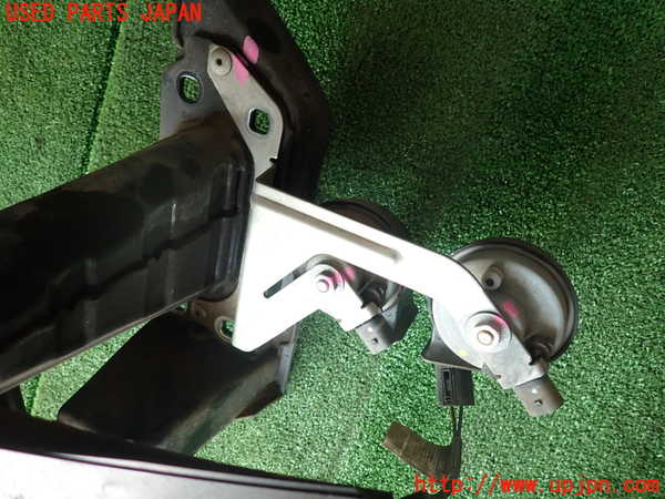 2UPJ-30721041]BMW 135i クーペ(UC35)コアサポート 中古 (E82)_m0002.jpg