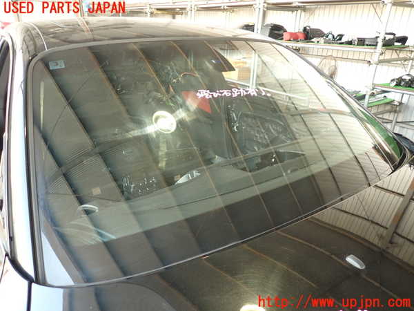 2UPJ-30721195]BMW 135i クーペ(UC35)フロントガラス (43R-001586) 中古 (E82)_m0001.jpg