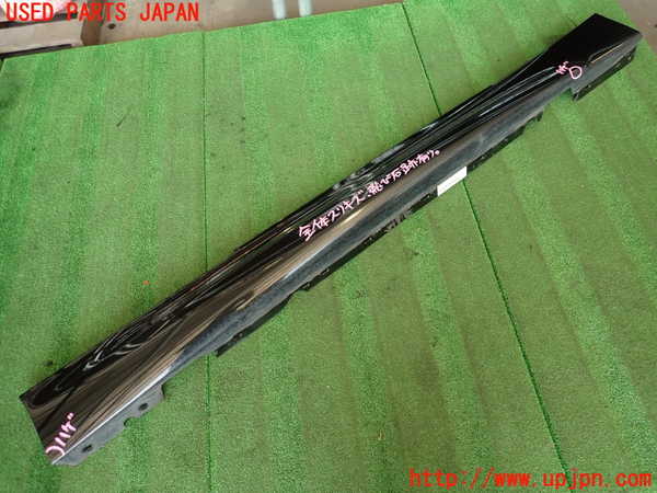 2UPJ-30721390]BMW 135i クーペ(UC35)右サイドステップ 中古 (E82)_m0001.jpg