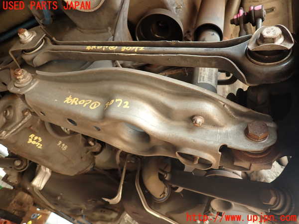 2UPJ-30725200]BMW 135i クーペ(UC35)右リアロアアーム1 中古 (E82)_m0001.jpg