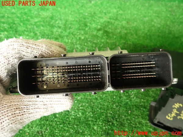 2UPJ-30726110]BMW 135i クーペ(UC35)エンジンコンピューター (DME) 中古 (E82)_m0003.jpg