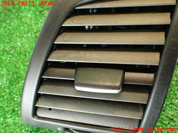 2UPJ-30727528]BMW 135i クーペ(UC35)エアコン吹き出し口3 (左) 中古 (E82)_m0002.jpg