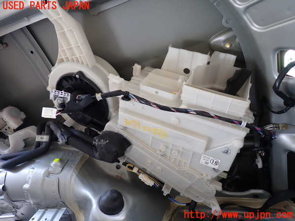 1UPJ-30736082]エスティマハイブリッド(AHR10W)エバポレーター2 中古_m0001.jpg