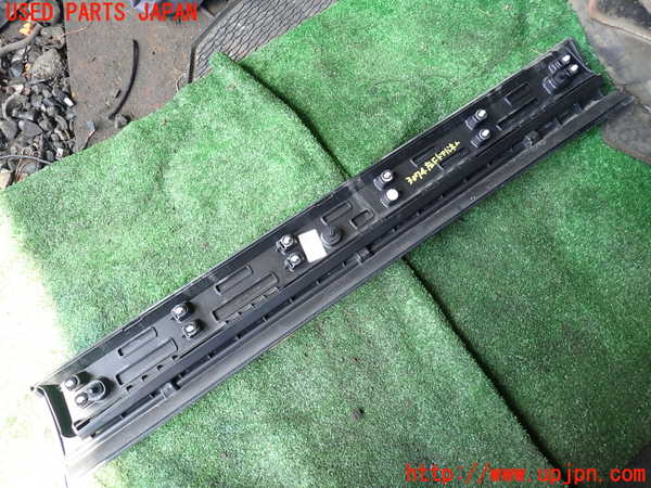 1UPJ-30741262]ジャガー・Eペイス(DF2NA)左前ドアパネル 中古_m0002.jpg