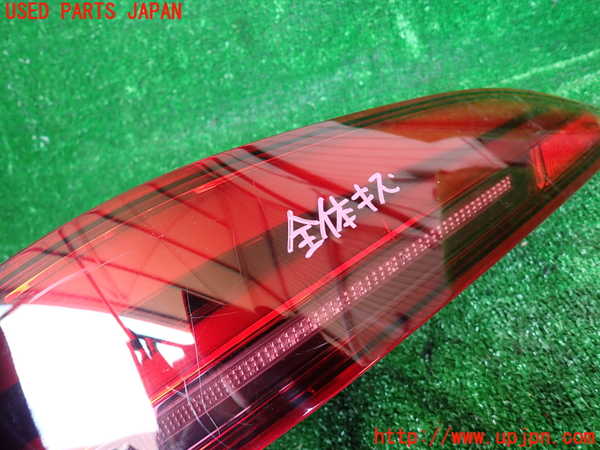 1UPJ-30741530]ジャガー・Eペイス(DF2NA)右テールランプ 中古_m0002.jpg