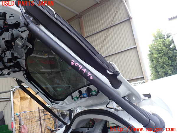 1UPJ-30741584]ジャガー・Eペイス(DF2NA)リアゲートダンパー 中古_m0001.jpg