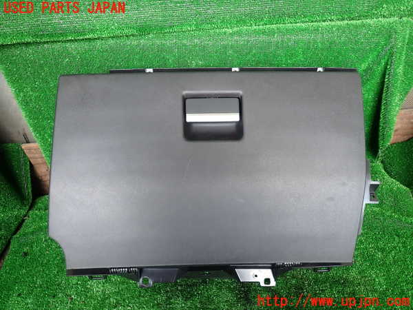 1UPJ-30747516]ジャガー・Eペイス(DF2NA)グローブボックス1 中古_m0001.jpg