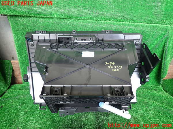 1UPJ-30747516]ジャガー・Eペイス(DF2NA)グローブボックス1 中古_m0004.jpg