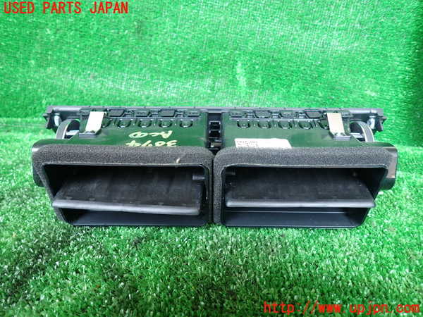 5UPJ-30747526]ジャガー・Eペイス(DF2NA)エアコン吹き出し口1 (真中) 中古_m0002.jpg