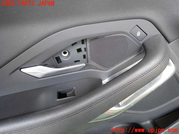 1UPJ-30741264]ジャガー・Eペイス(DF2NA)左前ドア内張り 中古_m0002.jpg