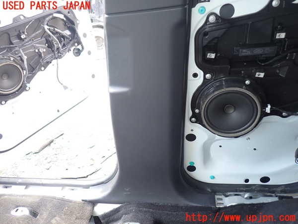 1UPJ-30747665]ジャガー・Eペイス(DF2NA)右センターピラートリム 中古_m0003.jpg