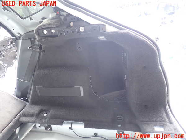 1UPJ-30747675]ジャガー・Eペイス(DF2NA)右リアピラートリム 中古_m0001.jpg