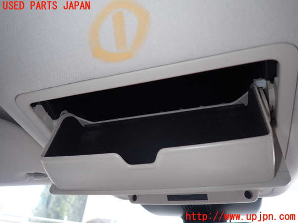 1UPJ-30746411]ジャガー・Eペイス(DF2NA)ルームランプ1 (１列目) 中古_m0002.jpg