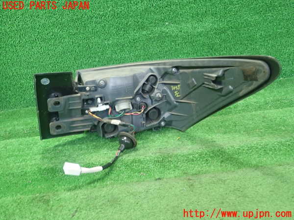 1UPJ-30751536]レクサス・CT200h(ZWA10)左テールランプ 中古_m0003.jpg