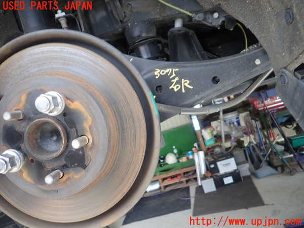 1UPJ-30754300]レクサス・CT200h(ZWA10)右リアナックルハブ 中古_m0001.jpg