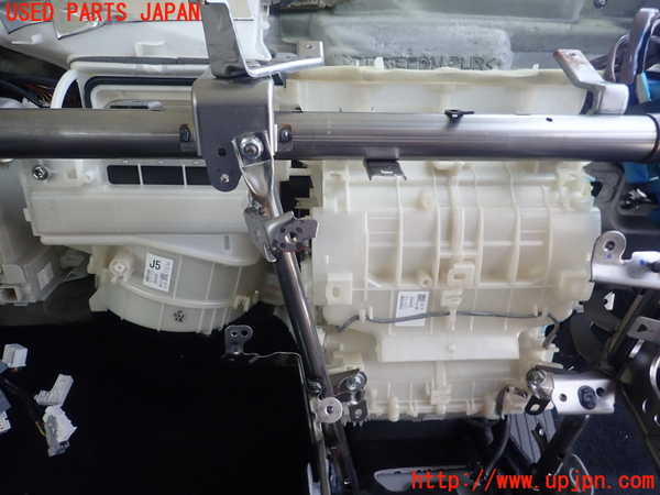 1UPJ-30756081]レクサス・CT200h(ZWA10)エバポレーター1 中古_m0001.jpg