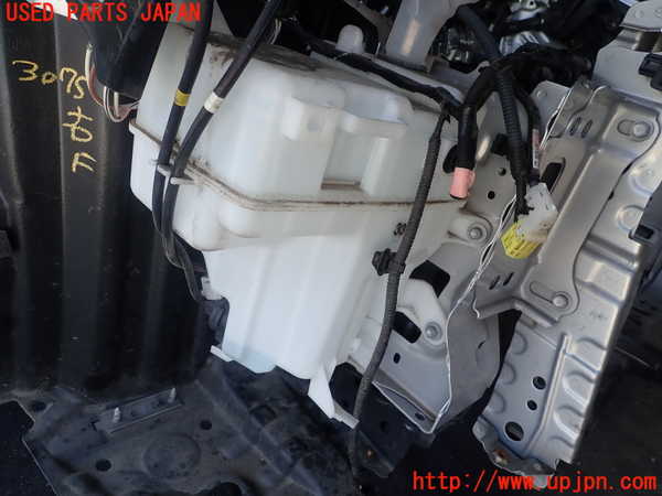 1UPJ-30756791]レクサス・CT200h(ZWA10)ウォッシャータンク1 中古_m0002.jpg
