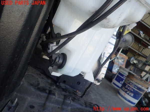 1UPJ-30756791]レクサス・CT200h(ZWA10)ウォッシャータンク1 中古_m0003.jpg
