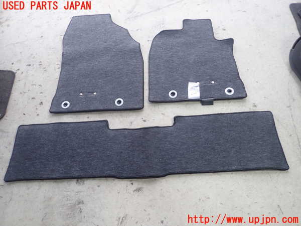 1UPJ-30757800]レクサス・CT200h(ZWA10)フロアマット 中古_m0003.jpg