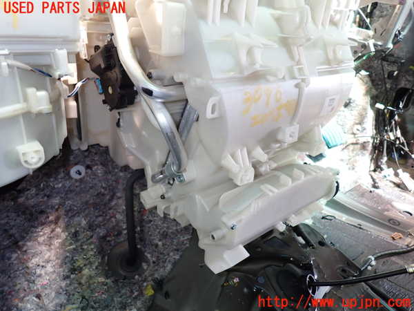 1UPJ-30766081]エスティマ(ACR50W)エバポレーター1(フロント) 中古_m0003.jpg