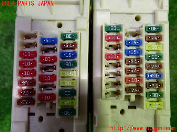1UPJ-30766741]エスティマ(ACR50W)ヒューズボックス1 中古_m0003.jpg