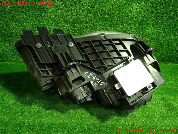 1UPJ-30771132]クライスラー・300(LX36)左ヘッドライト HID 中古_m0002.jpg