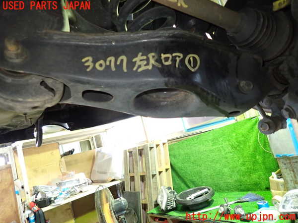 1UPJ-30775226]クライスラー・300(LX36)左リアロアアーム1 中古_m0001.jpg