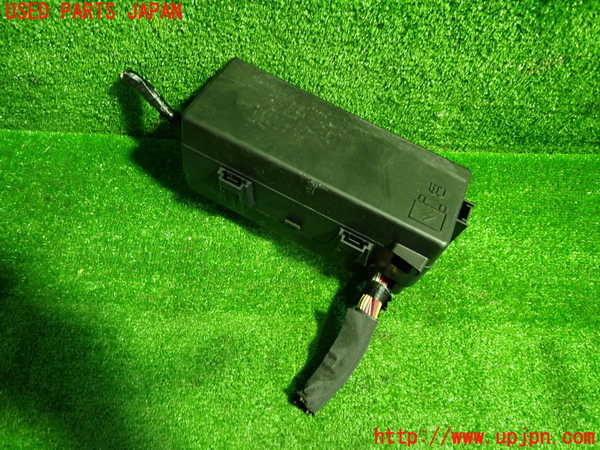 1UPJ-30776741]クライスラー・300(LX36)ヒューズボックス1 中古_m0001.jpg