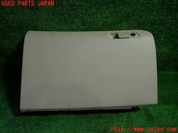 1UPJ-30777516]クライスラー・300(LX36)グローブボックス1 中古_m0001.jpg